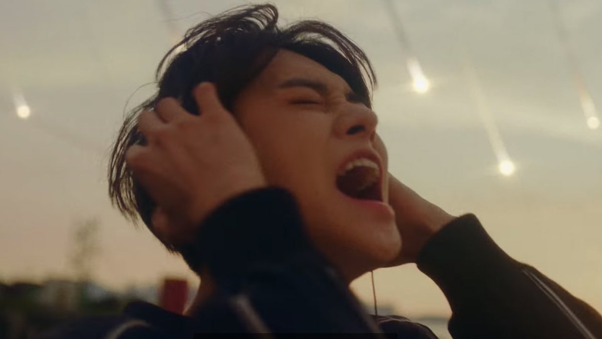 koosoobs's tweet photo. screams have also intensified..... https://t.co/3xWId8CUwn