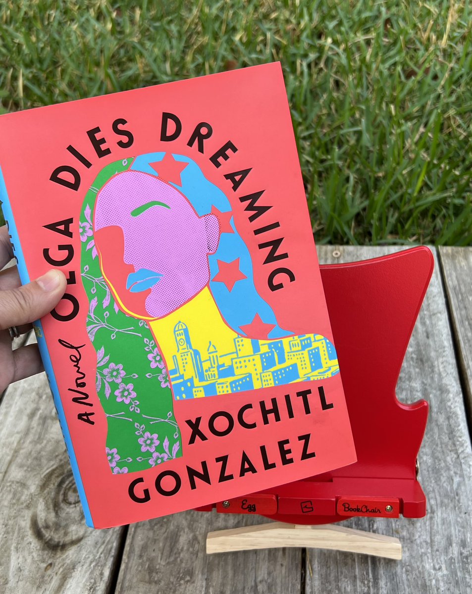 TrinityEliteEdu's tweet image. Such a pretty morning to “lounge” around and start this month’s read. 😉

#GGsBookClub #OlgaDiesDreaming #BookChair #MayBookPick #TurningPagesTogether