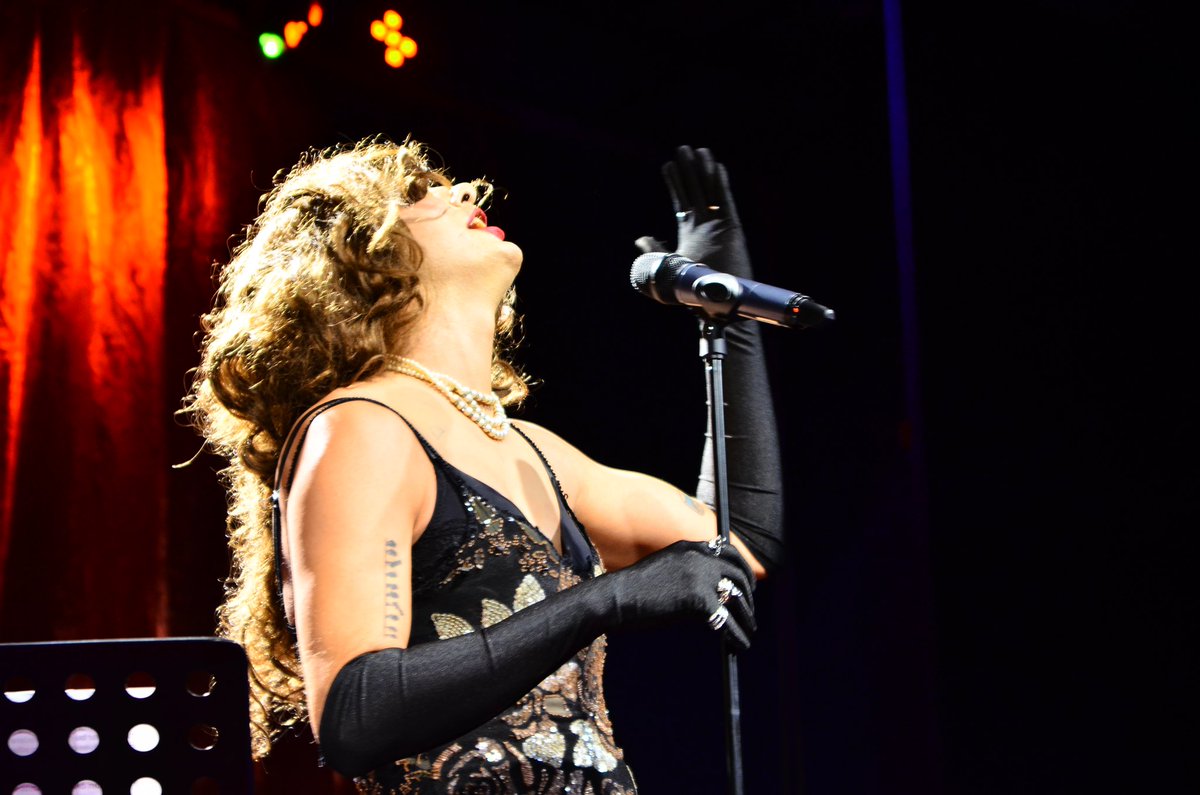 Sezon boyunca oynadığımız “80’lerde Lubunya Olmak”ın bu sezonki son gösterimini yapıyoruz

13 Mayıs 2022 Cuma Saat 20:00’de!

Arabesk şarkılar eşliğinde, keyifli bir gece yaşayacağınız 80'ler gazinosu sizi lubunyaların hikayesine bekliyor! 

Theater28 - Prinzenallee 33, Berlin