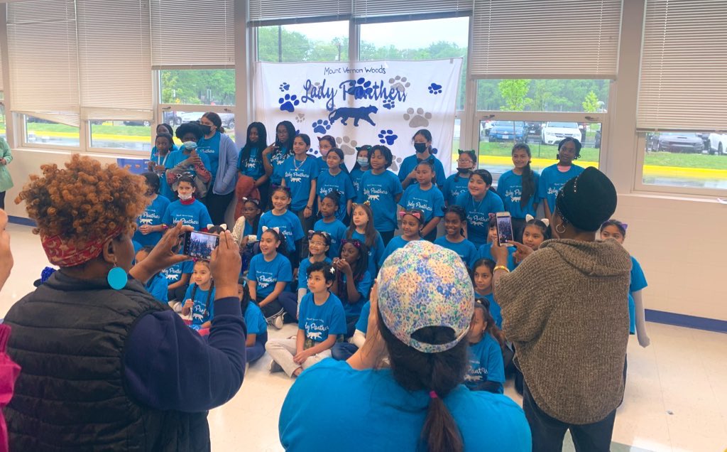 MsVasquez91's tweet photo. Proud of our Lady Panther group for running their race in the rain! We were all soaked by the end of it but it was well worth it. #MtVernonwoods #MVWES #ladypanthers #raceday https://t.co/hiph9xPzlI