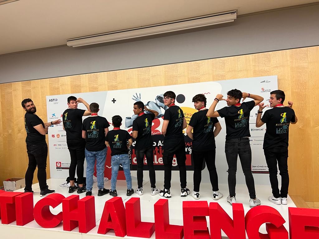 SMNSJA's tweet photo. Nuestra enhorabuena a los chicos de #FPBasica #ElectricidadyElectronica que han quedado 7º en el @AstiChallenge con Mención Honorífica a su presentación y su trabajo. Sois los mejores!! #RedCentrosIt #ArchidiocesisBurgos https://t.co/dZdQchuNqp