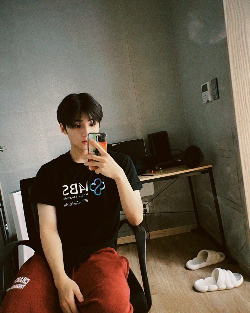 JPPHAD's tweet photo. 우리 상원 생일 축하해 🥀 그동안 힘들었어  여기까지 오느라 고생했어 그리고 태어나줘서 정말 고맙고 모든 소원이 이루어지길 바래고 항상 건강하게 행복한 하루하루를 보내길 바래~  #HappySangwonDay #FlowerboySangwonBirthday #꽃보다예쁜_상원이_생일 #OurSpringBoy20thBirthday  #traineeA https://t.co/hFC9jc2qjZ