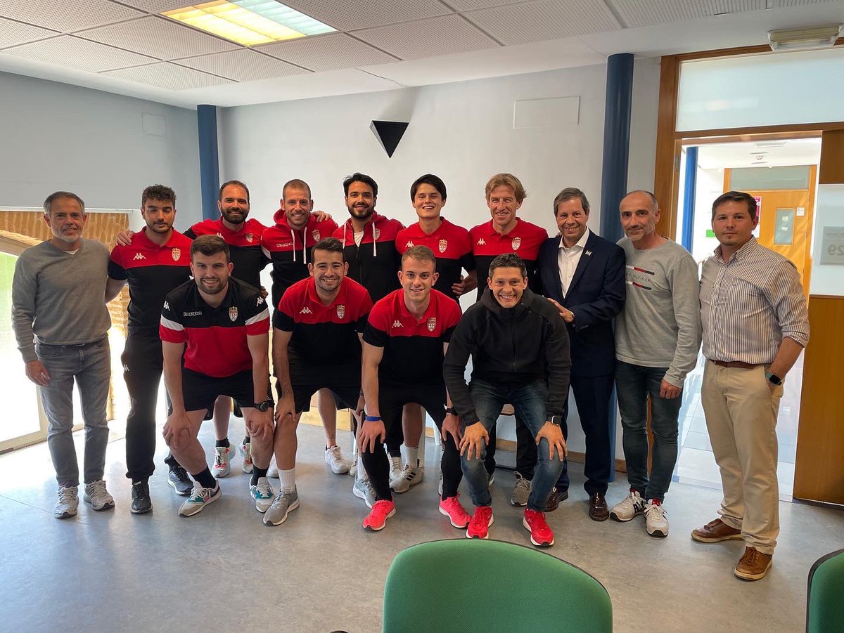 ProfRudyMarques's tweet photo. Que gusto aprender y compartir con grandes profesionales. 

Gracias a todos, por esta experiencia!

Última clase del Master en Preparación Física por la @APFfutbolpf @uclm_es @RFFM_oficial https://t.co/MFz7ZHReZE