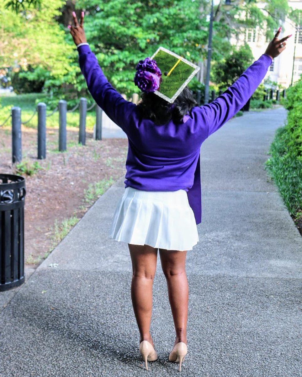 MoRandall3's tweet photo. Big Alumni status 🎓💜💛 #hBCugrad https://t.co/NQFInXVA5x