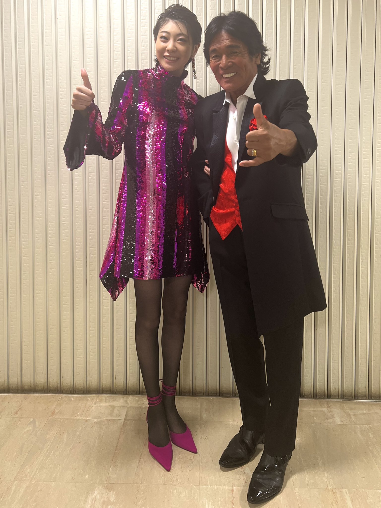 リトルブラックドレス Twitter Da 最後に笑えれば 沢山の心に笑顔の花が咲いていますように 松崎しげるさんから時代や世代を超えて 愛の 歌を受け取りました 人を愛する気持ちが 前に進む光になりますように 歌い紡いでいきたいです 素敵な機会をいただき