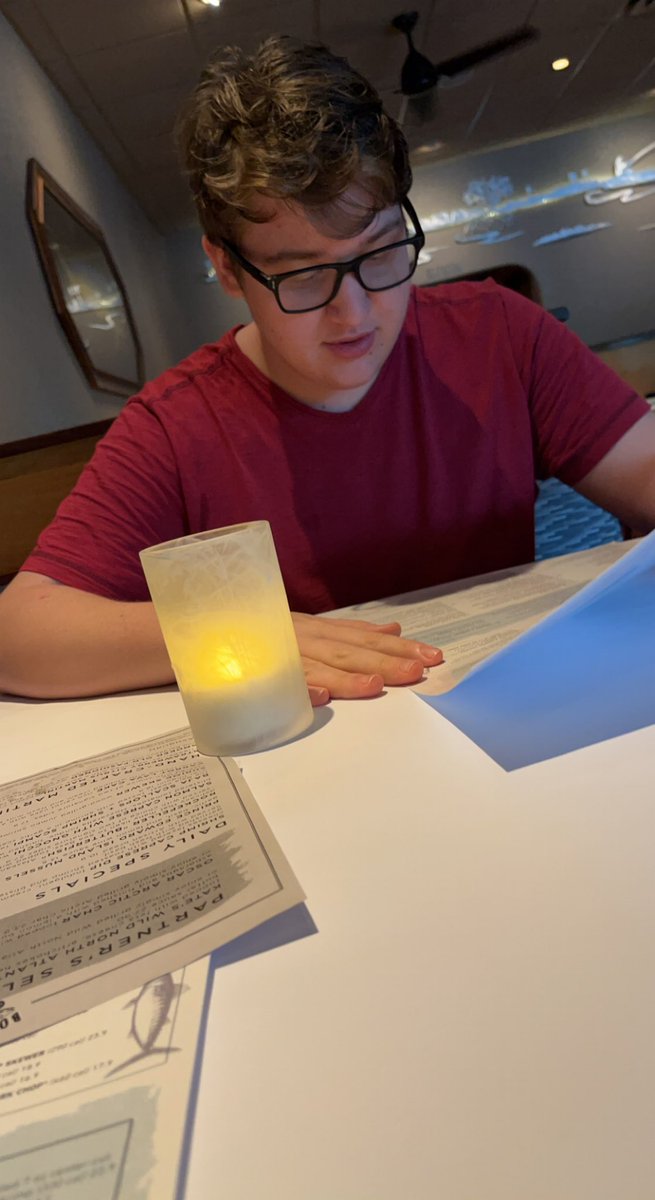 BenzoAIM's tweet photo. First date🥺 https://t.co/pJd1q9Fbrb