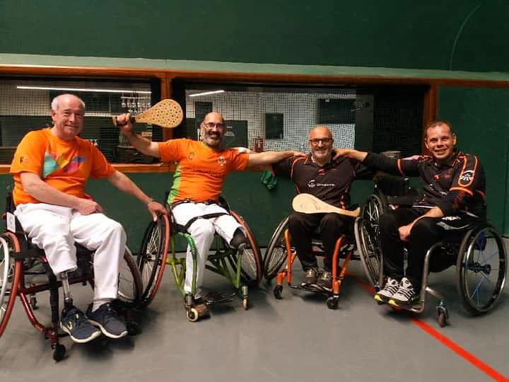 gipsolidarioa's tweet photo. COMPETIR EN PELOTA VASCA EN SILLA DE RUEDAS O TENIENDO DISCAPACIDAD MENTAL ⚾️😃♿️

El siguiente partido es la FINAL, 14 de mayo en el frontón Aitzuri de Zumaia 

Reportaje ℹ️👇👇
https://t.co/P7PTYjkgPo

@GipKirolEgokitu @ZumaiakoUdala @mindaraelkartea @gurpiltrek https://t.co/Qv6ESDXxO3
