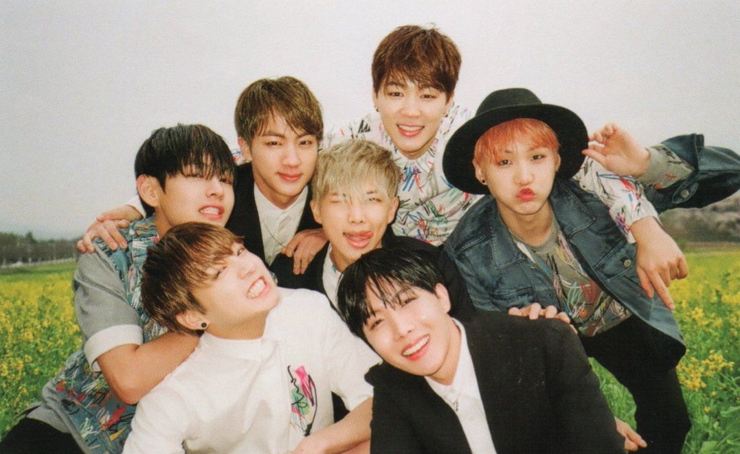 miingloss_'s tweet photo. BTS HYYH photoshoot — ERA a thread (parte 1) 📸🍁 https://t.co/ynqrHgQV1I