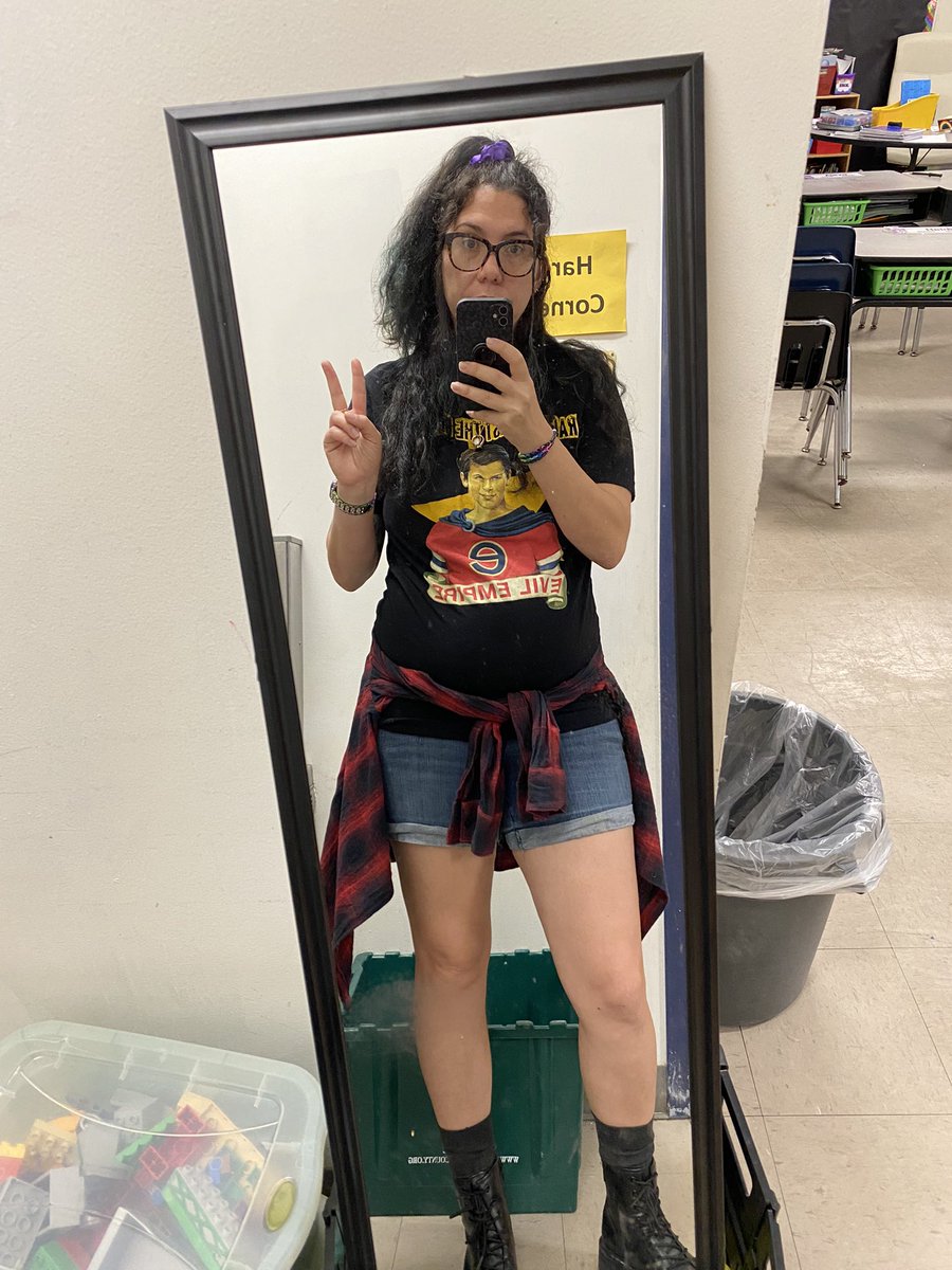MrsJSEBanks's tweet photo. 90s Day was da bomb #TeacherLife https://t.co/I8rZthnMti