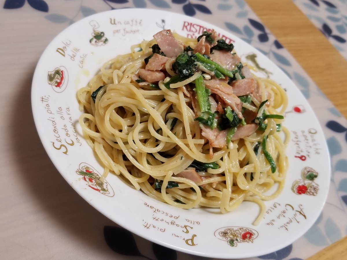 okayu_riality's tweet photo. 改めまして、
甘いものつくったり、ご飯作ったり
たまに小物作ったりして遊んでます。

よろしくお願いしますー！٩( 'ω' )و https://t.co/We6iNMapBx
