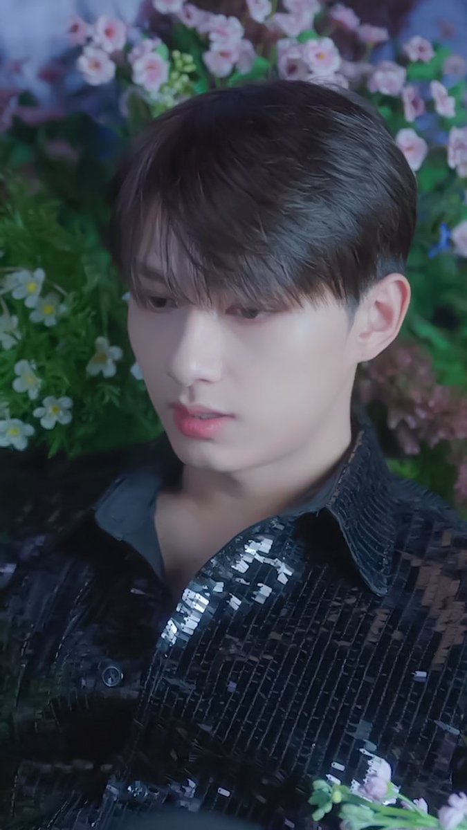 wjhedits's tweet photo. ㅤ
ㅤ            @pledis_17 #세븐틴⁠ #준
ㅤ https://t.co/MMNd49RIYq