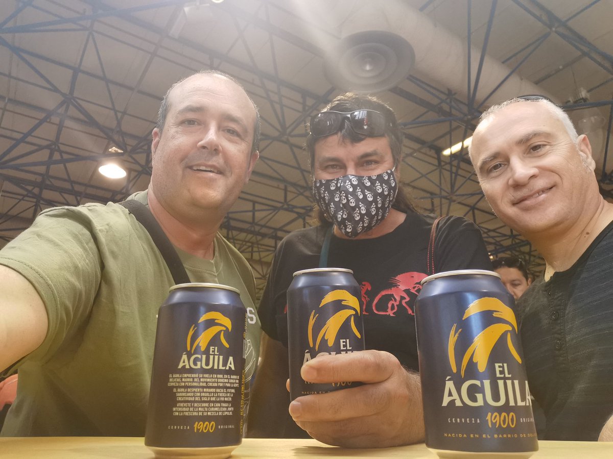 JBenito01's tweet photo. Con amigos en la Japon Weekend y @CervezaElAguila https://t.co/g7sgZldBPF