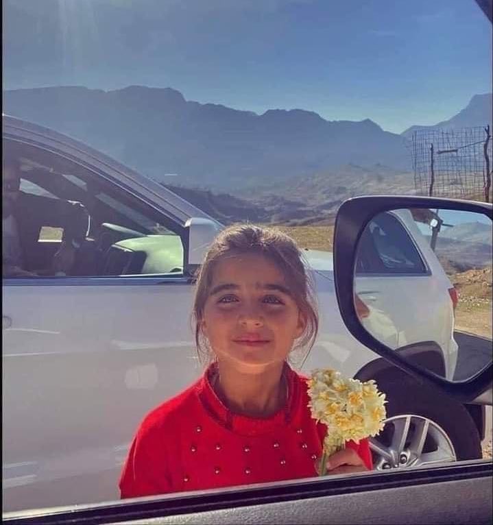 momentmemori's tweet photo. ہم زمیں زاد نہ ہوتے تو سِتارے ہوتے https://t.co/O1AWJHRaCw