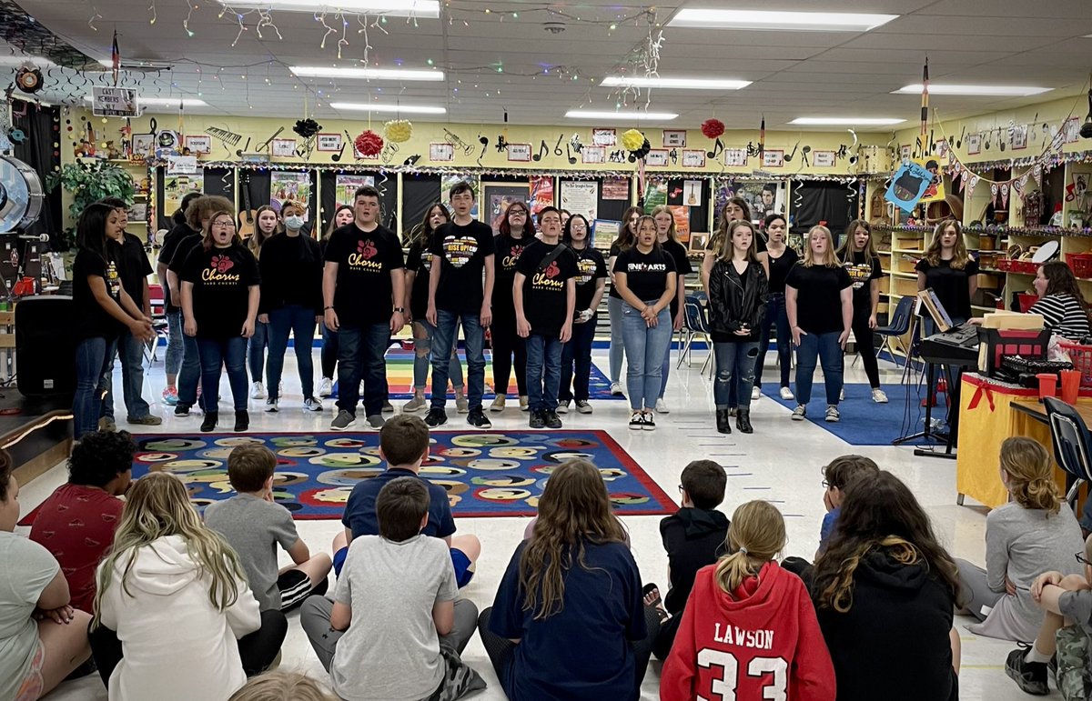 DadeCountyChoir's tweet photo. Our @Dade_Middle 6th, 7th and 8th Grade Choruses enjoyed performing for our @DadeElementary 5th graders this week! We can’t wait to meet our new 6th Grade Chorus students this Fall! 🎶❤️🎶 https://t.co/RlQJJbVSm3