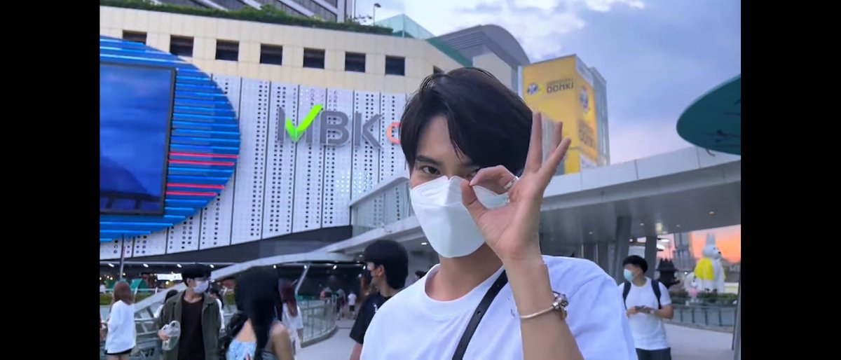JFMiya1998's tweet photo. #FIRSTTIME_EP11 はハイテンションのFirstくん満載🥰
ナチュラルにフレームインするJaくん🐻
Cute Chefを踊るFirstくん😉👌
Firstくん&Firstくんのツーショット🐱🐱
可愛い敏腕マネージャーP'Alex😊✨
も見れて楽しかった❣️最後はちょっと🥹
#First_Chalongrat https://t.co/tj77MQD1d2