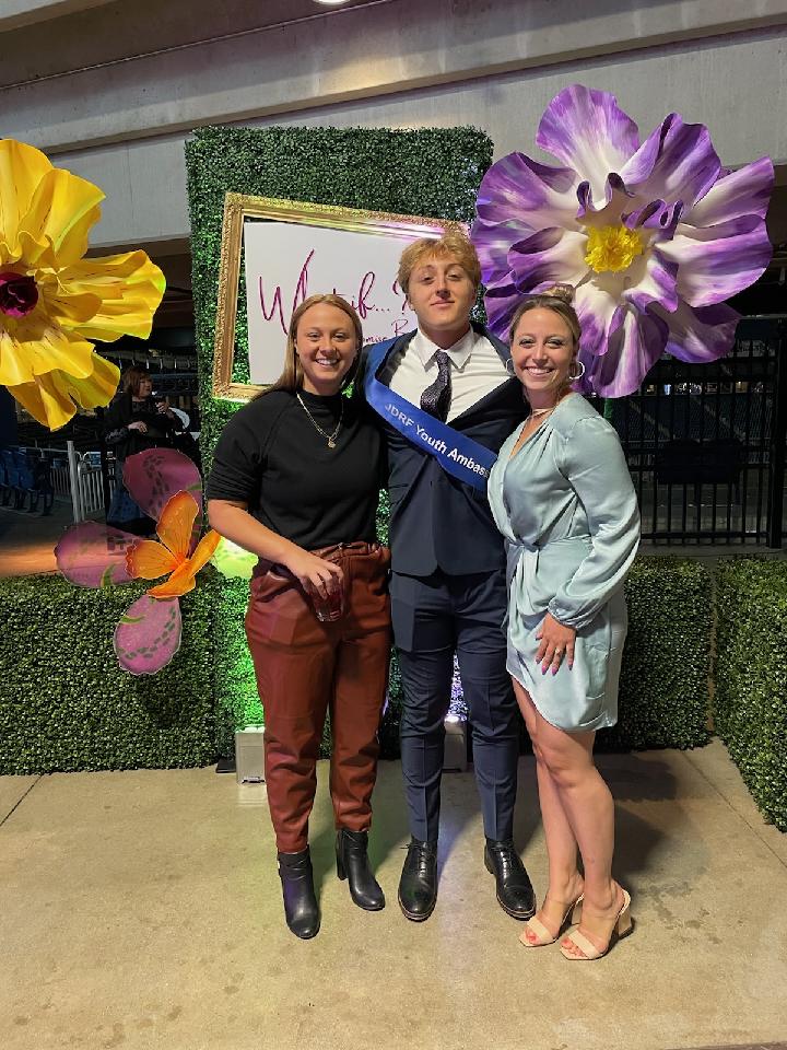 faudia14's tweet image. the crew supporting the @JDRF_MichiganOH Promise Ball 2022  #typeonetotypenone #type1diabetes #jdrfwhatif #jdrf