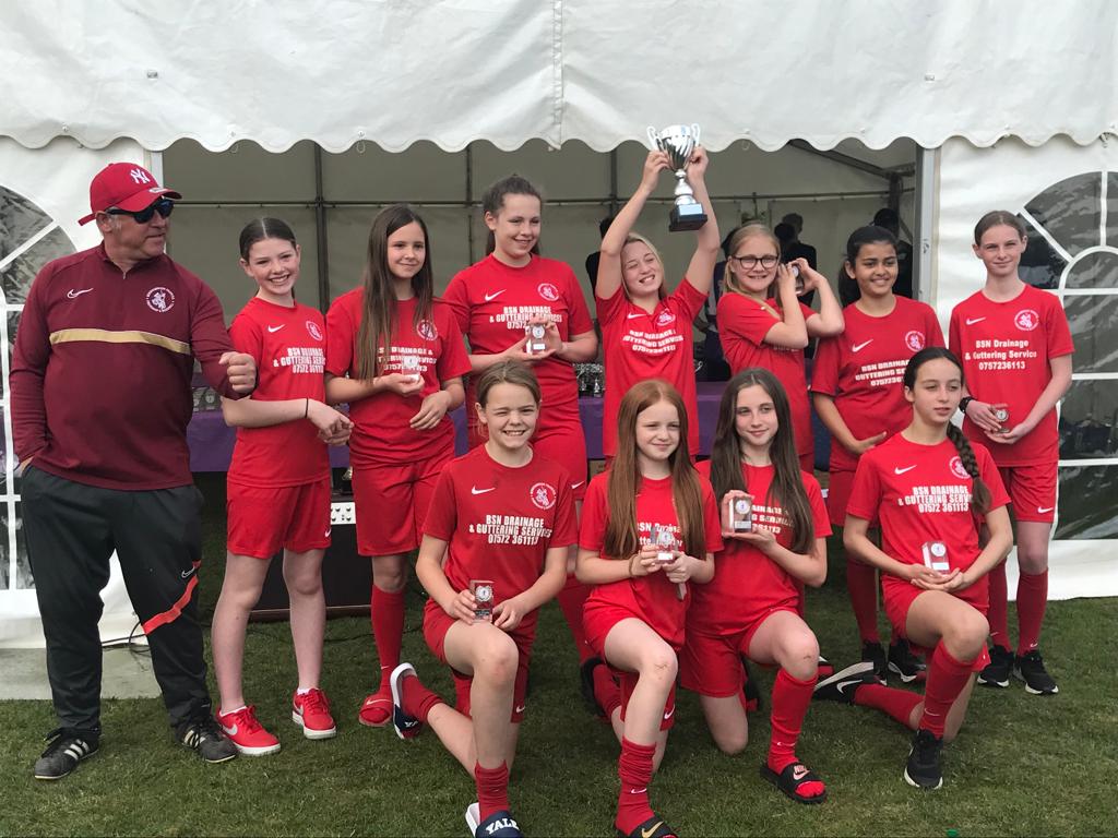 Leewarwick10's tweet photo. @BOREHAM_WOODFC @BorehamwoodYFC @ArsenalLadies @HGFPL18 @emmabowers608 https://t.co/wlIx9EL4er