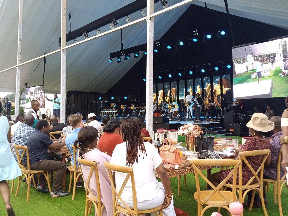 Chano8Mag's tweet photo. Live: The VIP setup at the @Baileys Picnic Safari 5-star experience happening right now at Kampala Serena Hotel Gardens. On stage right now is Irene Ntale doing it live. Very cool ambience indeed

Keep it locked on #Chano8 for more updates.

#Chano8Updates https://t.co/duiHlZRj6z