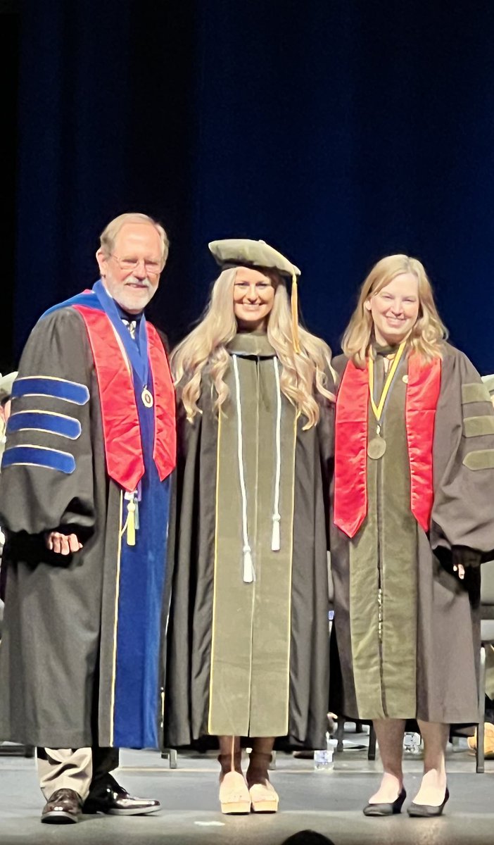 CaptainMRoberts's tweet photo. 🚨 Proud dad moment! Such a big day for my baby girl, Dr. Morgan Roberts. Through all the sacrifices, sleepless nights, and stressful times you persevered and made it through. Great accomplishment and I couldn’t be more proud! Love ya https://t.co/nBDOnafHfz