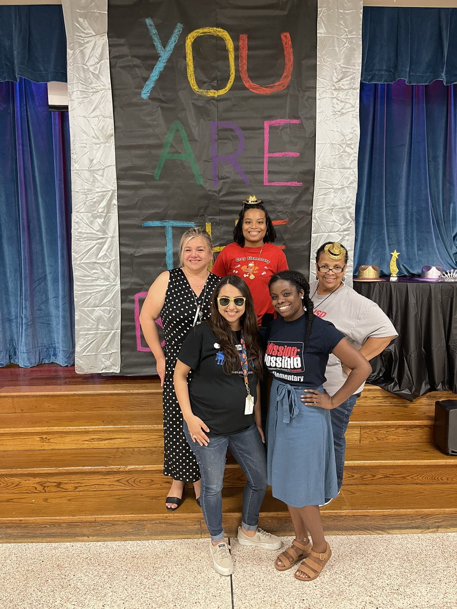 AnaPValenzuela's tweet photo. 5th grade team 2021-2022 @GrayES_AISD @HoosTeaching @msfavee @louise4jones @AmthomasAnita @AnaPValenzuela @AldineISD https://t.co/4gx7mXhNCH