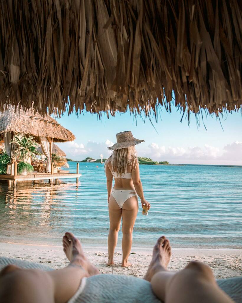 NachoAvgBlondie's tweet photo. Enjoying the amazing views today 😍☀️🌴 

#NachoAvgBlondies #austinblogger #atxblogger  #travelblogger 
 #island #islandhopping #islandlife #islandvibes #paradisebeach #outislands #aquaholic #beach #beachtherapy #beachvibes #beachlover #beachlife #atth… https://t.co/JuTJEqV65w https://t.co/U3UESesbHc
