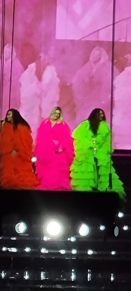 Amy Knapper tweet media