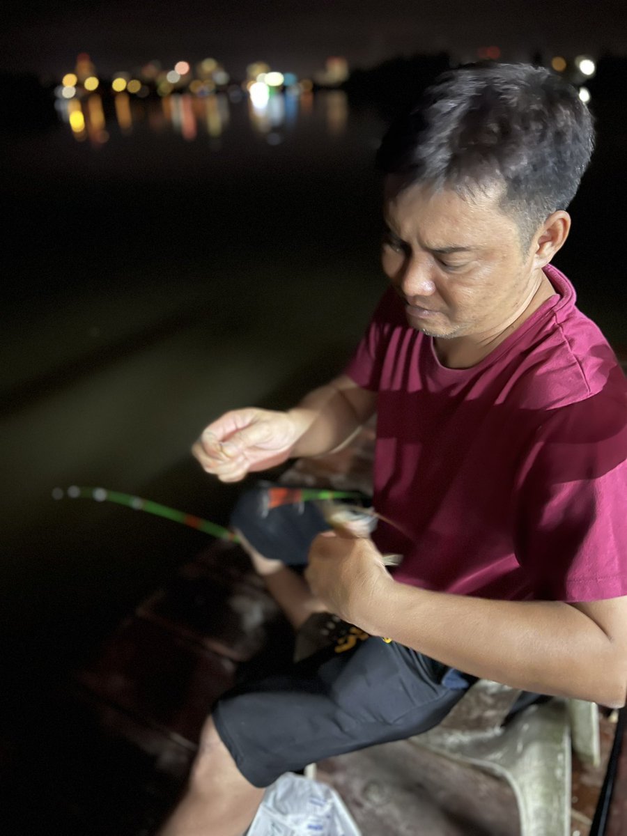 EdwinNurdjajadi's tweet photo. Night prawn fishing with my bro in law, Juki. Last fishing trip was almost 10 yrs ago! Felt rusty & lost fishing skills, patience. #SaturdayMood #DoctorStrange #DoctorstrangeAtPVRIMAX #YetToCome #IGOT7 #SaturdayVibes #rayamacamcara #EidUlFitr #EidMubarak2022 #Eid2022 #sarawak https://t.co/yNhjcOV40V
