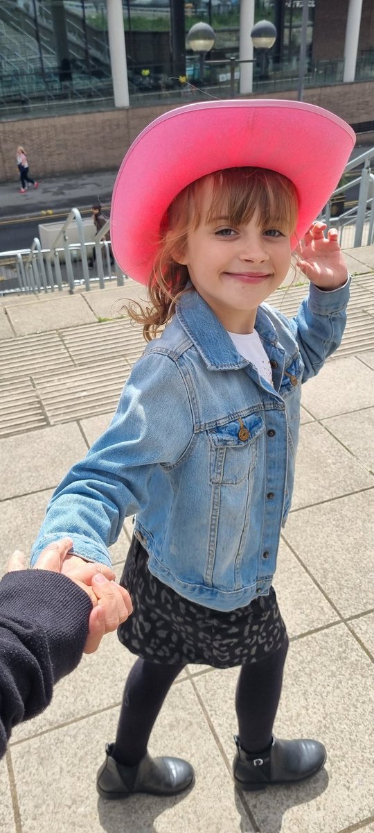 Amy Knapper tweet media