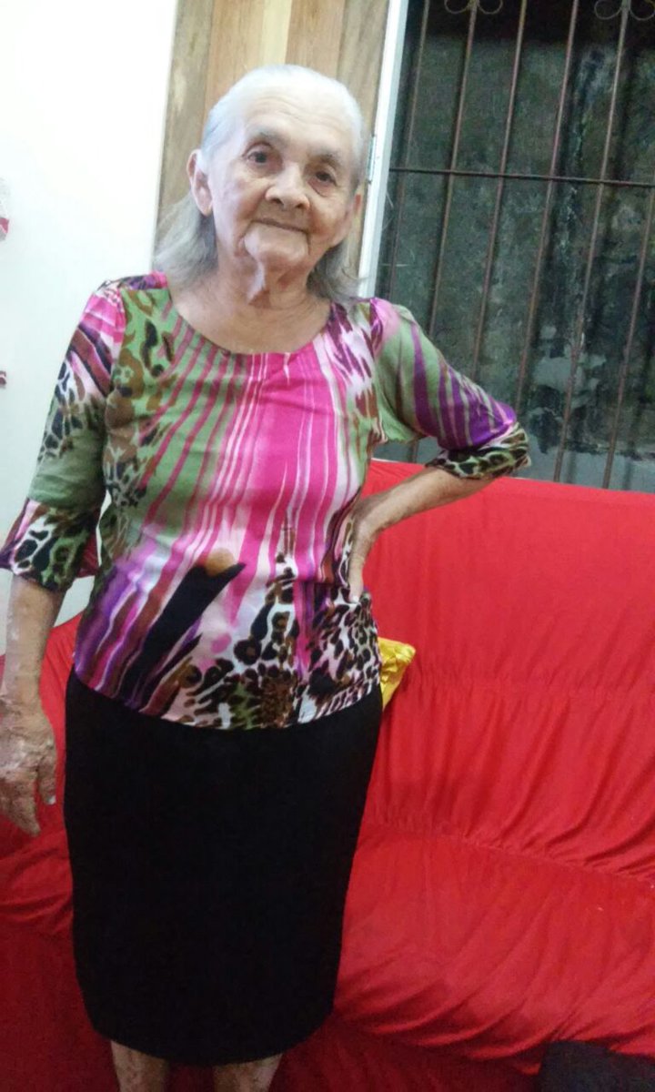 ReisNetty's tweet photo. #vcnojl1 desejar feliz dia das mães pra minha mãezinha alzerina, e pra todas as dezenas de mães da minha família, maravilhosas, 💝 feliz dia das mães 🌹 https://t.co/omukir3jSS