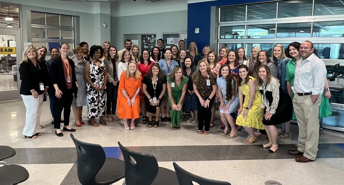 AustinGreene5's tweet photo. Congratulations to our 21-22 LEAD graduates! We couldn’t have asked for a better group representing @gcschools. ☺️ Can’t wait to see how these LEADers continue to make an impact! #keepLEADing https://t.co/2jon0V07wQ