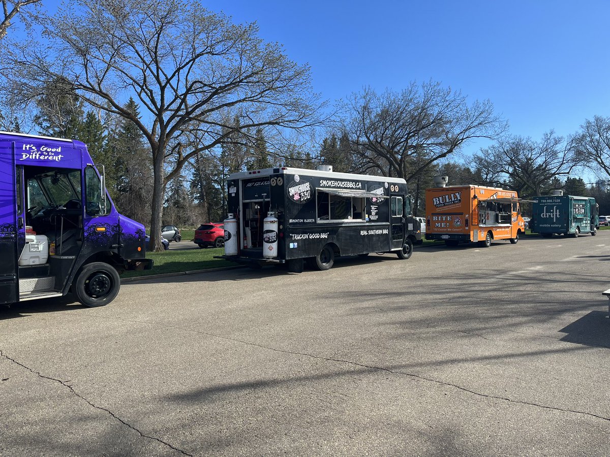 BullyTruck's tweet photo. Looking for something to do with the kids today, come down to Hawrelak Pk!! Learn all about the Emergency Vehicles, there are Helicopter, FireTrucks, Emergency Response Vehicles and much more!! https://t.co/BQwSgwrmDo