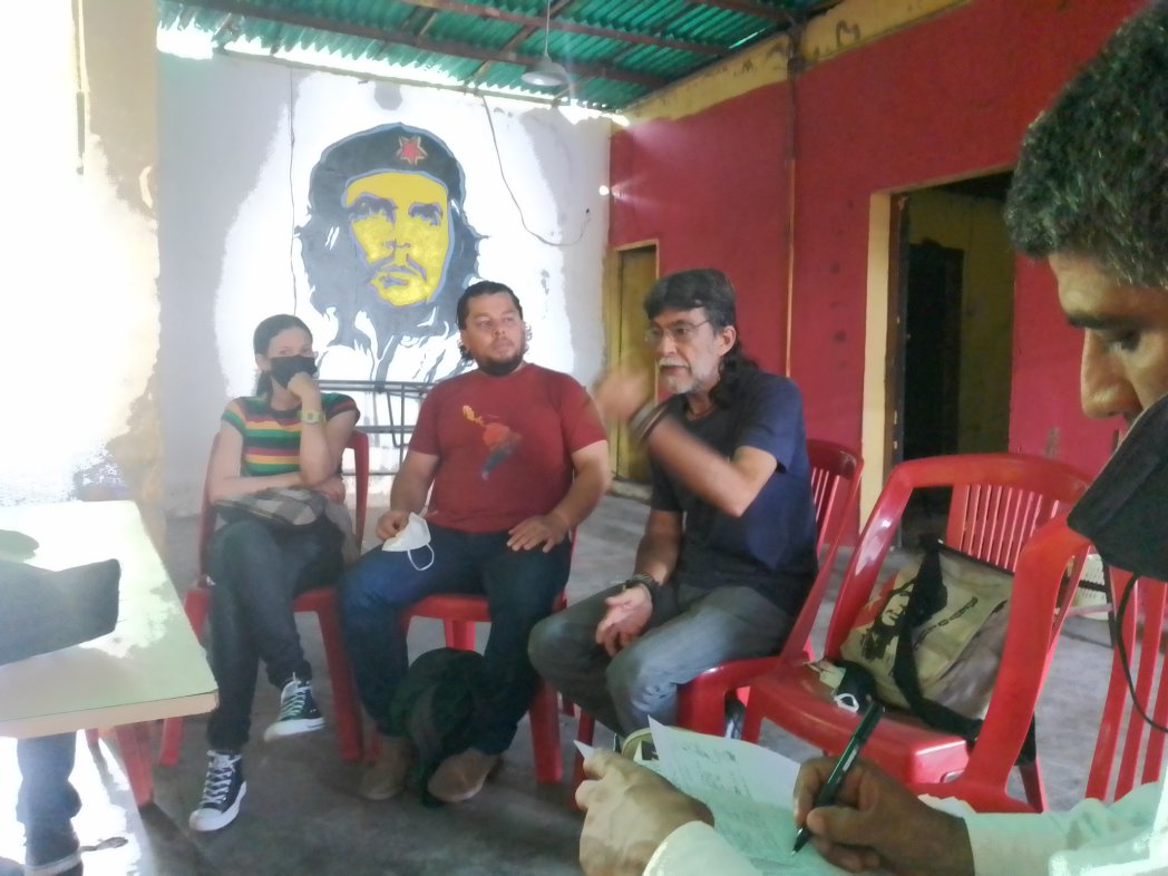 CantaClaro_Vzla's tweet photo. Ahora 🚨| Reunión del .@PCV_Venezuela .@PCV_Ve en el municipio Sucre, Estado Sucre, #Recenso📑 rumbo a nuestro XVI Congreso Nacional.
Con la clase trabajadora todo, sin ella nada !!! ✊🏿✊🏾
#PCV Marxista-Leninista por siempre y para siempre!!! https://t.co/HqEk5HbqI4