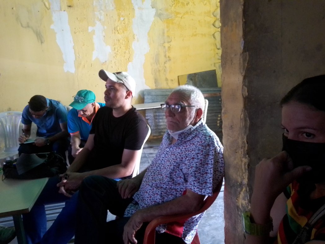CantaClaro_Vzla's tweet photo. Ahora 🚨| Reunión del .@PCV_Venezuela .@PCV_Ve en el municipio Sucre, Estado Sucre, #Recenso📑 rumbo a nuestro XVI Congreso Nacional.
Con la clase trabajadora todo, sin ella nada !!! ✊🏿✊🏾
#PCV Marxista-Leninista por siempre y para siempre!!! https://t.co/HqEk5HbqI4