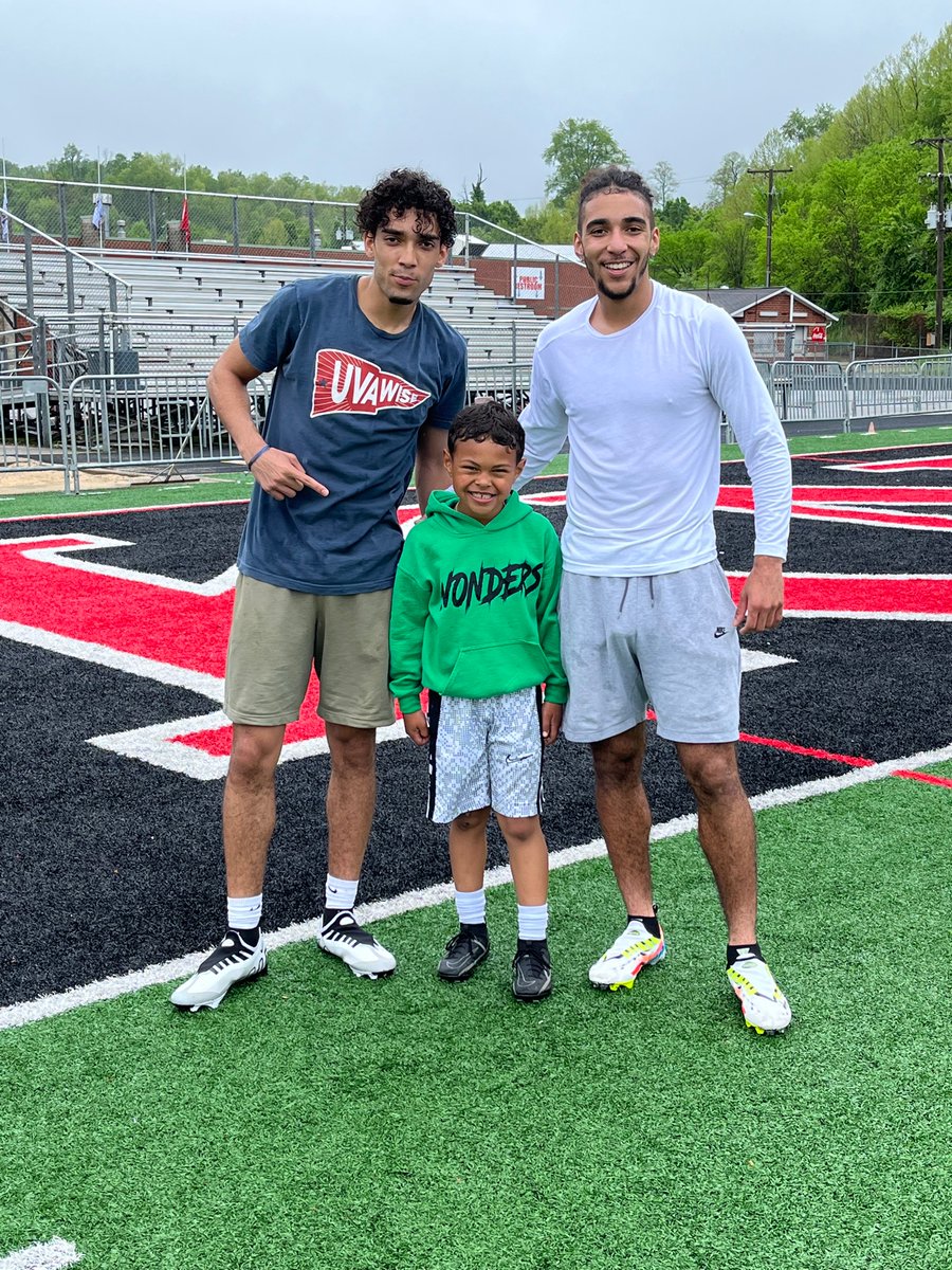 CoachCal_Lions's tweet photo. Back with the Gang.. @Cjayknows @DevinJackson001 Day 1 in the books! Tap in to get that work! #AlwaysEarned #JesusWins https://t.co/tLW8ALN55J