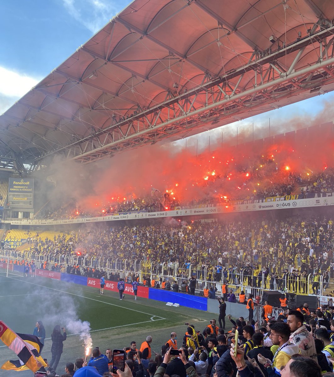 Her daim seni, en çok seni seveceğiz Fenerbahçe’m ..💛💙
HERKES HADDİNİ BİLECEK!!