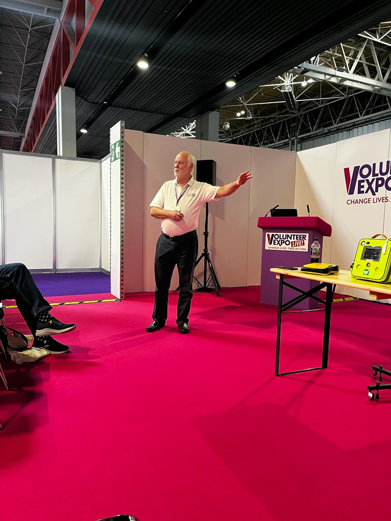 comheartbeat's tweet photo. Martin's amazing talk on 'Building a resilient defibrillator project'.
.
.
.
#defibrillator #savinglives #howcanwehelpyou #hereforyou #communitydefibproject #villagelife #restartaheart #community #defib @VolunteerExpoUK @thenec https://t.co/MvBOiNE8tY