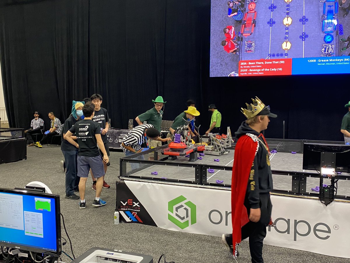 Storm_Robotics's tweet image. Match Q170 ended in a win for 9210B. Midwest strategy is paying off. Our last match of qualification rounds is Q191 we are allianced with 36620A. #MNNICE #Stormnation