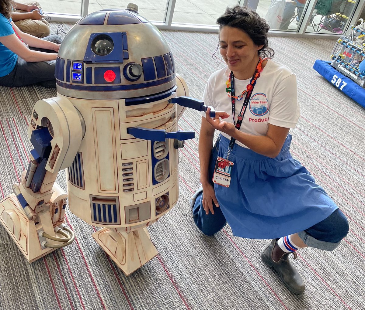 R2 love! ⁦<a href="/AvlMakerFaire/">AvlMakerFaire</a>⁩ #makerfaire