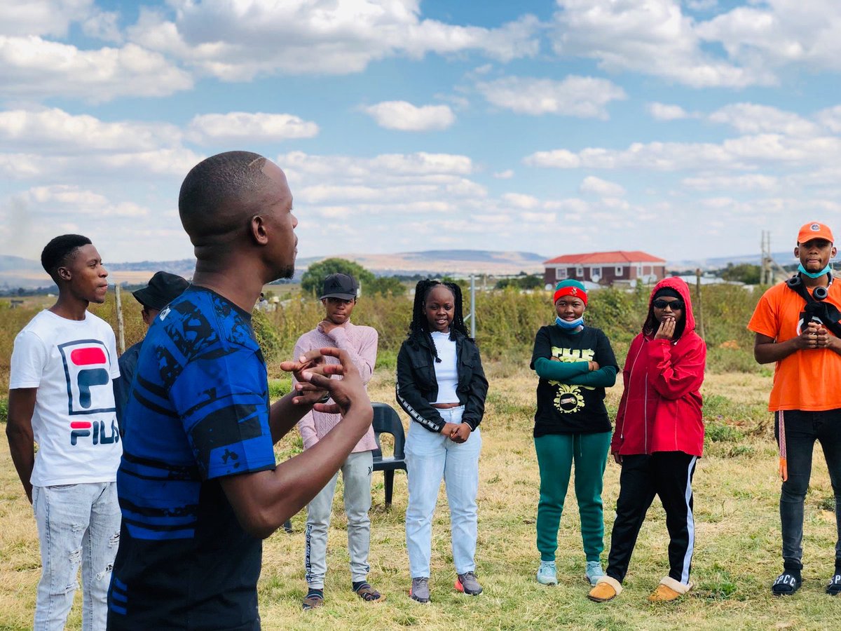 pyma_SA's tweet photo. #TeachersAppreciationweek

Today,our Tutors met with the @go2uj Tutors to provide academic support to learners attending the Saturday #AfterschoolProgramme.Many thanks to the University of Johannesburg Community Engagement for the continued support. https://t.co/8vZrDWd5Qb