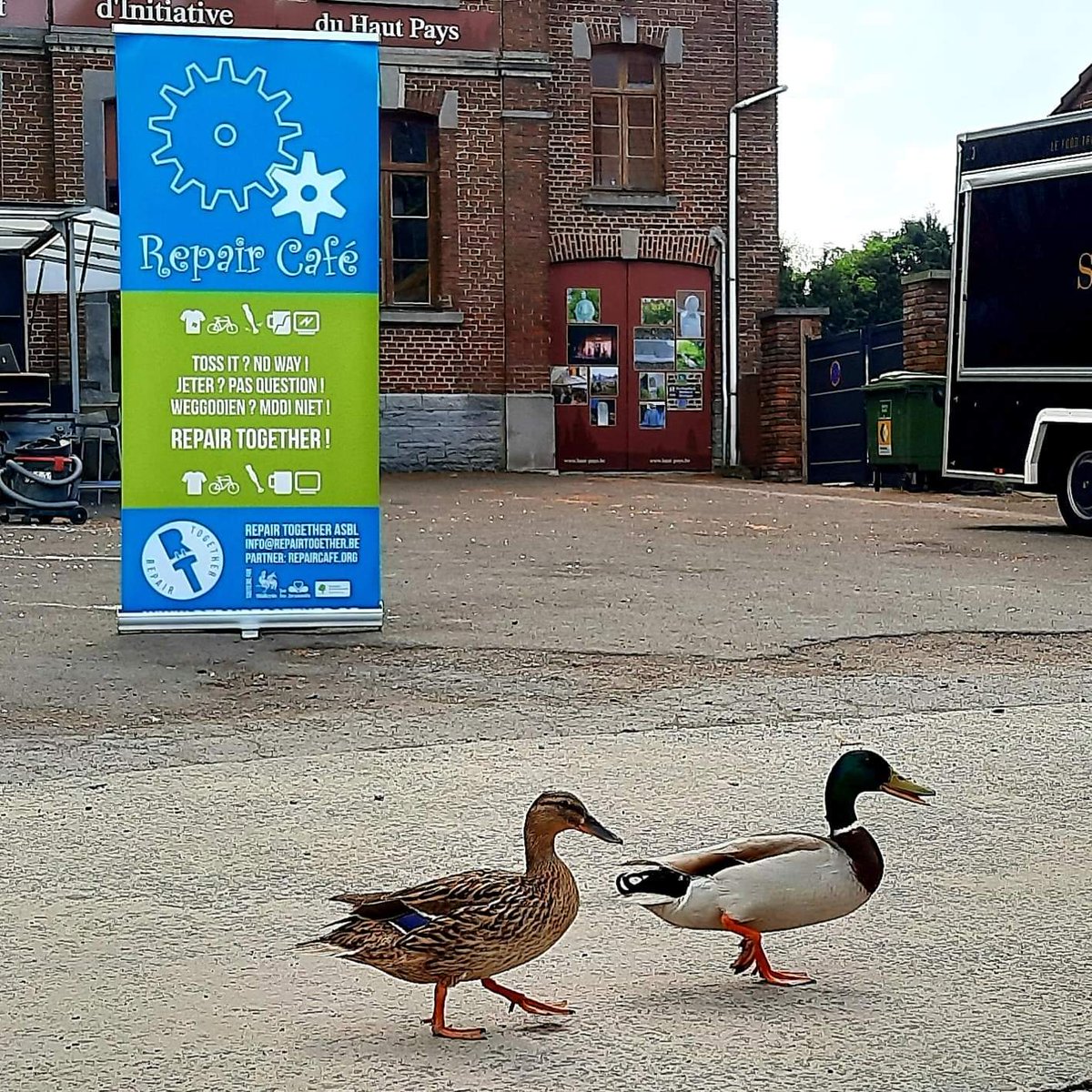 RepairTogether's tweet photo. Ce samedi nous étions :
- Au #Circularium pour La Fête de La Récup'
- A #Liège pour une formation à la réparation des imprimantes
- A l'#INRACI pour leur 1er Repair Café à l'école
- A #Honnelles pour une étape du Repair Café Mobile Tour
#repair #reuse https://t.co/VC0Hgwk32c