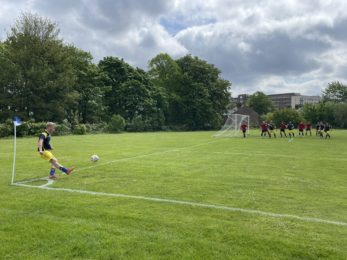 Kizzyetrance's tweet photo. Saturday 7th May 10:30ko
Match 218 of 2021/22
🏟 Hillsborough Arena @HillsboroughAr2 
@SheffInterFC 2
@SheffBankers 2
SDFPL Sheffield and District Fair Play League Division Three @SDFPL 
#groundhopping #kizzyscornerpics #Sheffield #SDFPL https://t.co/DgDXQvbCWh