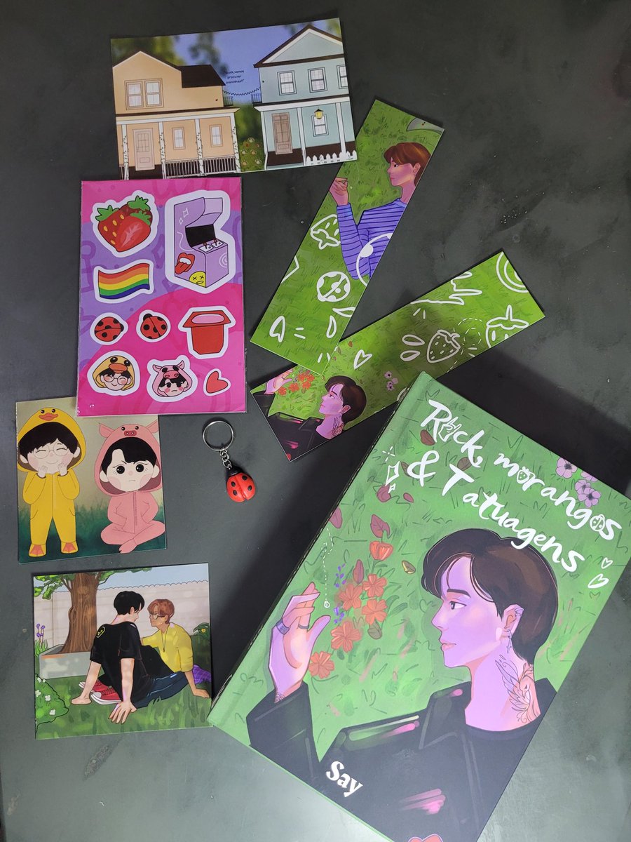ninipaIIet's tweet photo. não cabe felicidades em mim, esperei tanto pra poder pegar essa perfeição na minha mão e finalmente ele chegou, obrigada @EditoraBlueSide e @gcfsay por proporcionar essa beleza de livro, vocês merecem todo sucesso do mundo. ♡♡♡♡♡ https://t.co/LVZpOMBGdz