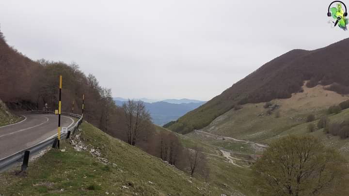 RadioParco's tweet photo. Buon weekend da #RadioParco
con uno sguardo da #ForcadAcero sulla #ValdiComino, #versantelaziale del #PNALM https://t.co/LwL3CIFnDR