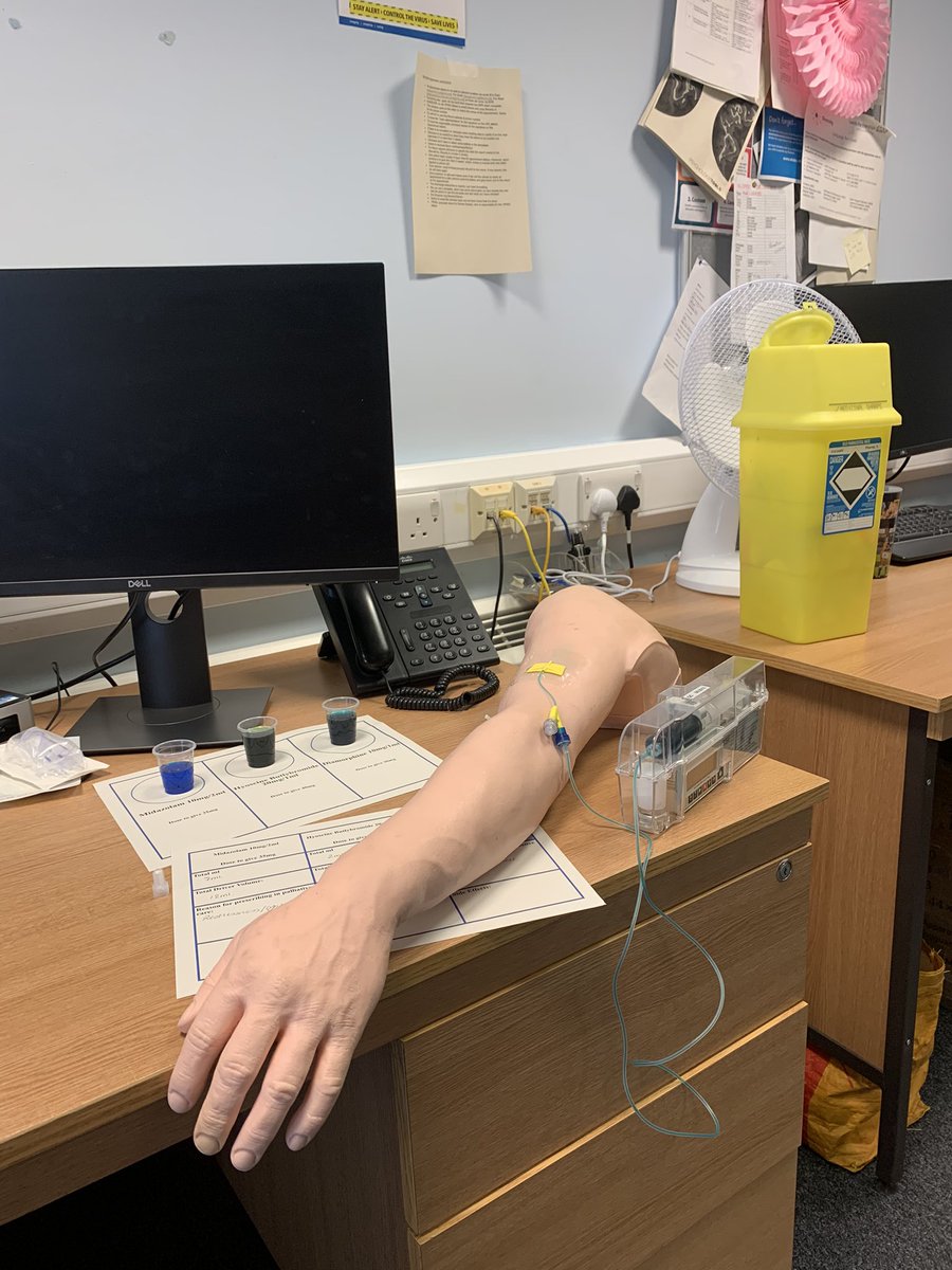 frxncarroll's tweet photo. Up-skilling Saturday. Learning new skills and developing end of life competencies with @CarlaRogersRN #EOLcare #LYPFT #Syringedriver #clinicalskills #training https://t.co/rSOfyaS1Pf
