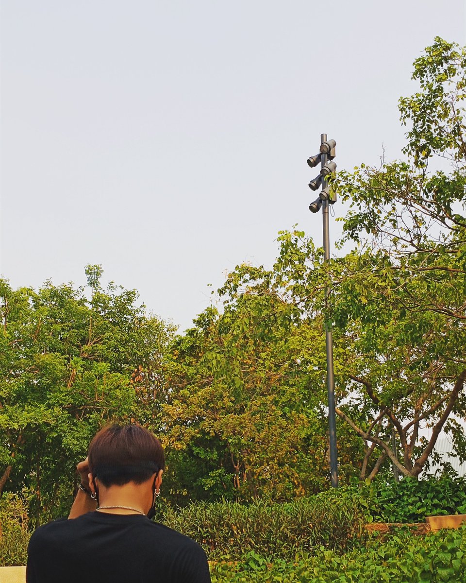 Tl2exz's tweet photo. เบื่อเนอะ ทำไงให้รู้สึกว่าชีวิตมีความสุขวะ https://t.co/9Sj2lSaWgL