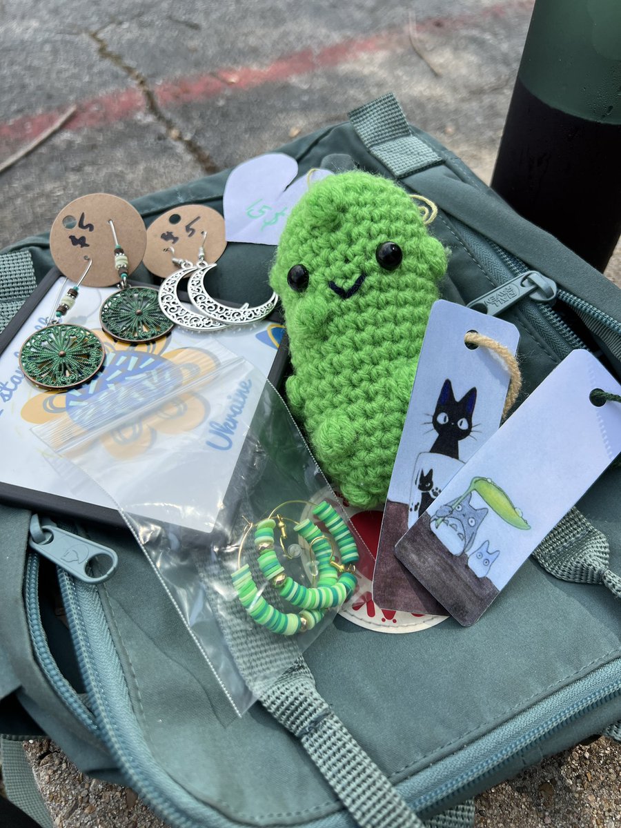 ArtPop_Htx's tweet photo. Student vendors and a silent auction at Createfest2022!
Look at what amazing goodies I bought from the student vendors.
I also bid for a piece of art!
#createfest2022 #createfest #arteducation #finearts
@springbranch_va @sbisdarts @SBISD https://t.co/NSpFD8vm5X