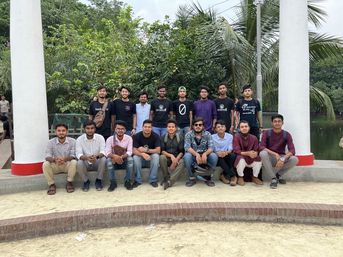 0xAr7hur's tweet photo. @Hacker0x01 Dhaka Club Hackers meetup🔥
Thanks to @Hacker0x01 and @remonsec for hosting this meetup❤️‍🔥 https://t.co/mqTZ71ZCtA