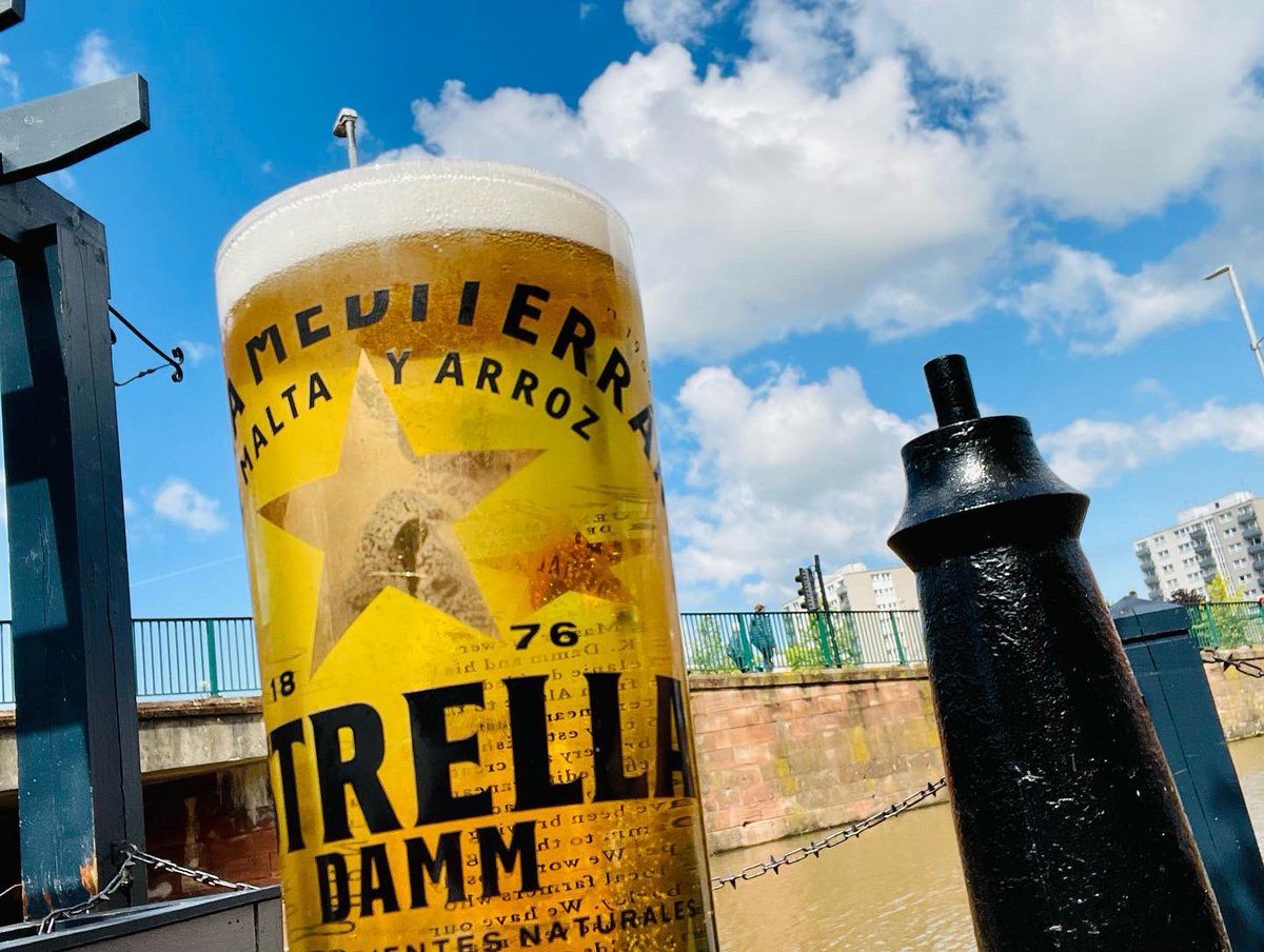 LukeDorbin's tweet photo. A few pics from a sunny Saturday walk through Chester 
#Sunshine #Chester #BeerGarden #RiverDee #Photography #Roodee https://t.co/5RVou8WbPX