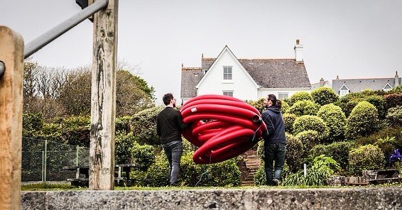 PlanetPK_'s tweet photo. Scientists have recorded certain species of squid using bioluminescence to communicate, flashing different colours and patterns on their skin to talk to each other and to warn off competition!

Morgy the Giant Squid of Communication has arrived at @pkporthcurno!

#PlanetPK https://t.co/vxYFCZI3sU