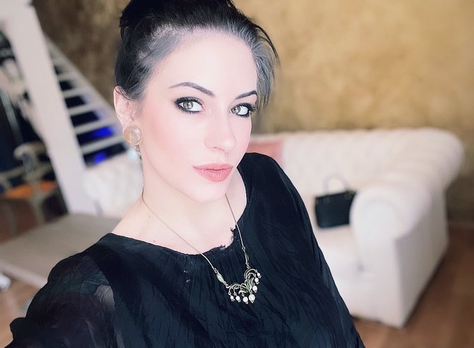 Cheer up buttercup 💛 https://t.co/vrACS9oAsm